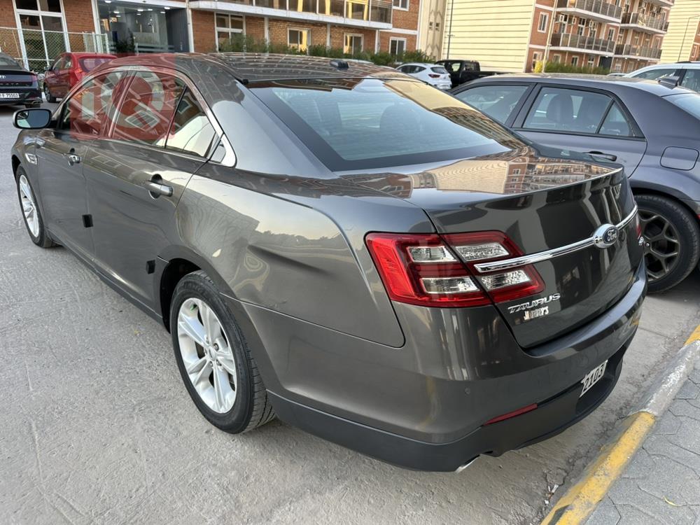 Ford Taurus